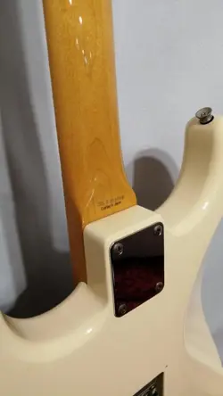 ST68-TX STRATOCASTER WHITE