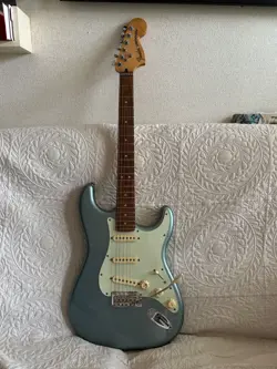 FENDER DELUXE ROADHOUSE STRATOCASTER NO.YG1613