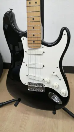 FENDER BLACKIE USED 1996 MAPLE NECK MAPLE FINGERBOARD BLACK W/HARD CASE