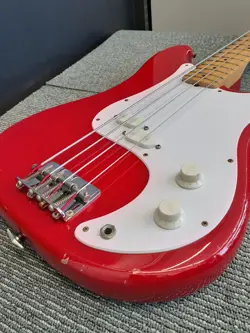 FENDER BULLET BASS DELUX USED 1983 ALDER BODY MAPLE NECK/FINGERBOARD W/HARD CASE