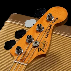 FENDER 1980 PRECISION BASS MOROCCO RED