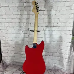 MUSTANG SQUIER MUSTANG