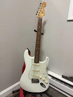 FENDER CLASSIC SERIES 60S STRATOCASTER SONIC BLUE