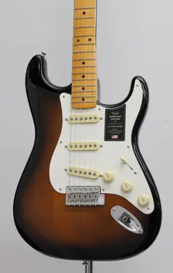 FENDER AMERICAN VINTAGE II 1957 STRATOCASTER,   /