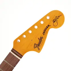 SIGNATURE MODEL NECK