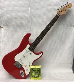 ELECTRIC GUITAR: STRATOCASTER