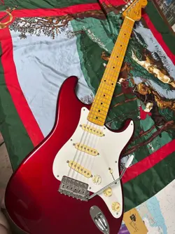 ELECTRIC GUITAR FENDER ST-57 STRATOCASTER CANDY APPLE RED MADE IN JAPAN