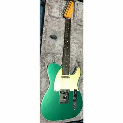 PINE MODERN FEATURES