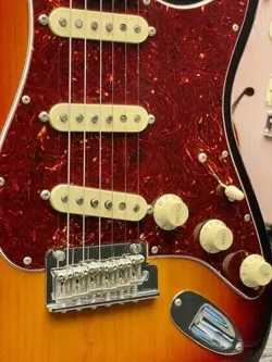 FENDER AMERICAN PROFESSIONAL II STRATOCASTER -3-COLOR SUNBURST / ROSEWOOD-