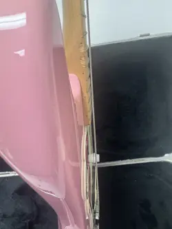 HELLO KITTY FENDER STRATOCASTER WITH FENDER HARD CASE