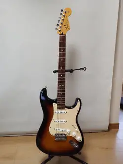USED GOOD CONDITION MADE IN MEXICO FENDER STRATOCASTER