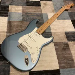 FENDER PLAYER STRATOCASTER ELECTRIC GUITAR WITH GIG BAG - USED, GREAT CONDITION