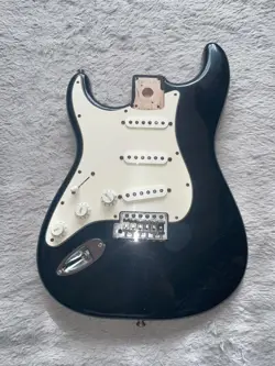 LEFT-HANDED STRAT BODY