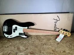 NEW 2022 FENDER PLAYER PRECISION BASS - BLACK 4 STRING BASS GUITAR
