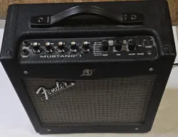FENDER MUSTANG 1 AMP W/USB
