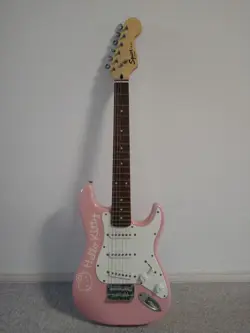 SQUIER BY FENDER HELLO KITTY PINK STRATOCASTER ELECTRIC GUITAR WITH SOFT CASE 