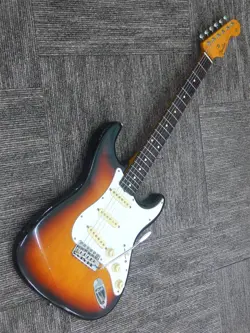 MADE BY FENDER JAPAN ST62-50 3TS