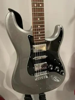FENDER STRATOCASTER BLACKTOP HSH