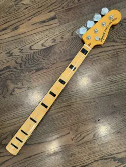 CLASSIC VIBE '70S PRECISION BASSÂ®