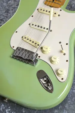 SIGNATURE STRATOCASTER -SONIC
