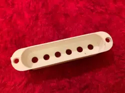 WHITE PICKUP COVER