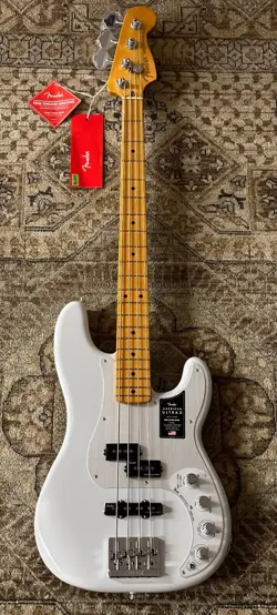 FENDER AMERICAN ULTRA II PRECISION BASS W/ MAPLE FINGERBOARD IN AVALANCHE