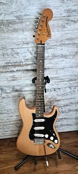 SQUIER CLASSIC VIBE '70S STRATOCASTER ELECTRIC GUITAR NATURAL PRE-OWNED