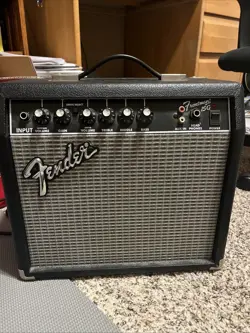 FENDER FRONTMAN 15G 15 WATT GUITAR AMP - TESTED AND WORKS