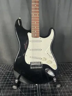 FENDER SQUIER STRAT AFFINITY SERIES 20TH ANNIVERSARY ELECTRIC GUITAR - BLACK