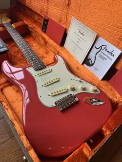 2024 FENDER AMERICAN VINTAGE II '61 STRATOCASTER - FIESTA RED