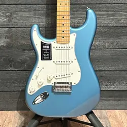 FENDER PLAYER STRATOCASTER LEFT-HANDED ELECTRIC GUITAR - BLUE