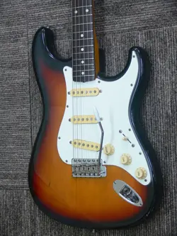 FENDER JAPAN ST62-50 3-TONE SUNBURST USED 1988 BASSWOOD BODY MAPLE W/SOFT CASE