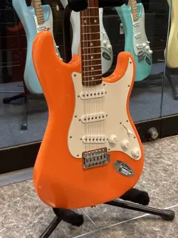 SQUIER BY FENDER AFFINITY STRATOCASTER CPO USED POPLAR BODY W/SOFT CASE