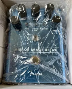 FENDER MIRROR IMAGE DELAY SLAPBACK - OPEN BOX