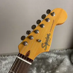 SQUIER BY FENDER FSR CLASSIC VIBE 60S STRATOCASTER -FIESTA RED