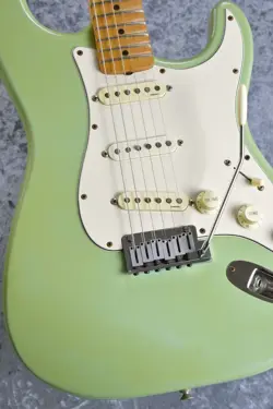 FENDER YNGWIE MALMSTEEN SIGNATURE STRATOCASTER -SONIC BLUE-