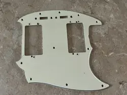 MODIFIED FENDER MUSTANG