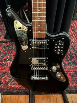 FENDER JAGUAR  MIJ BLACK  EXCELLENT CONDITION