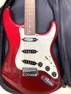 FENDER SQUIER CLASSIC VIBE '60S STRATOCASTER IN CANDY APPLE RED