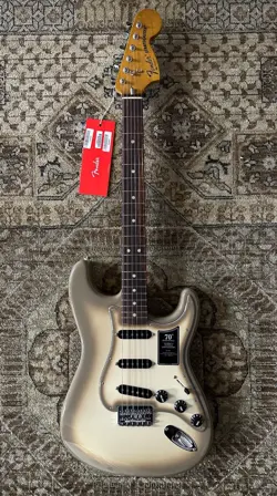 FENDER 70TH ANNIVERSARY VINTERA II ANTIGUA STRATOCASTER W/ HARD CASE