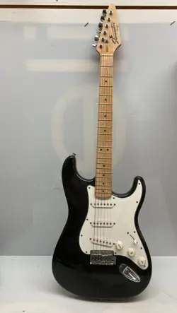 ELECTRIC GUITAR FENDER STARCASTER NO CASE