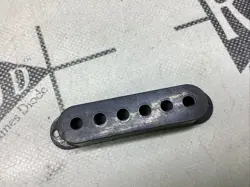 70’S GENUINE VINTAGE FENDER STRATOCASTER SINGLE COIL PICKUP COVER BLACK
