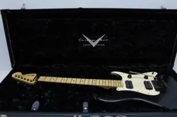 2014 FENDER STRATOCASTER USA 6 STRING ELECTRIC GUITAR W/ HARD CASE