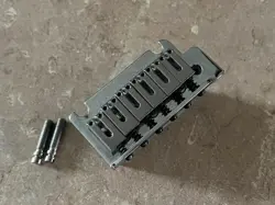 FENDER PLAYER PLUS METEORA GUITAR TREMOLO BRIDGE