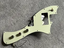 FENDER PLAYER PLUS METEORA GUITAR PICKGUARD POTS KNOBS