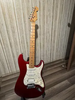 FENDER AMERICAN  STRATOCASTER  HSS CANDY APPLE RED