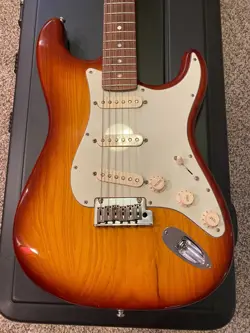 2015 FENDER AMERICAN DELUXE STRATOCASTER SSS