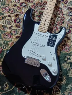 FENDER PLAYER STRATOCASTER   BLACK