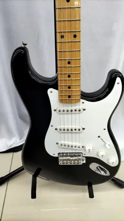 FENDER JAPAN TRADNLII 50S STRATOCASTE MN BLK USED BASSWOOD BODY W/SOFT CASE