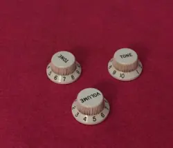 STRATOCASTER WHITE GREEN